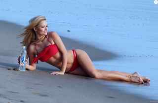 Caitlin O'Connor feet photo 13