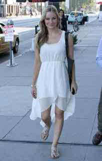 Caitlin O'Connor feet photo 4