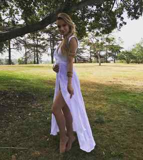 Caitlin O'Connor feet photo 3
