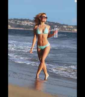 Caitlin O'Connor feet photo 9