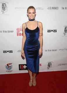 Caitlin O'Connor feet photo 17