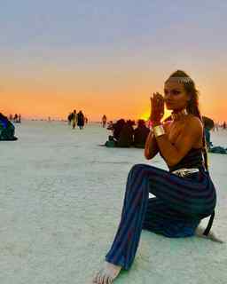 Caitlin O'Connor feet photo 2