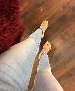 Caitlin O'Connor feet photo 19