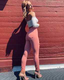 Caitlin O'Connor feet photo 17