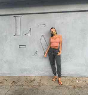 Caitlin O'Connor feet photo 3