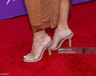 Caitlin O'Connor feet photo 1