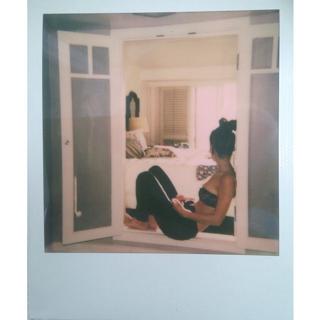 Caitlin Stasey feet photo thumbnail