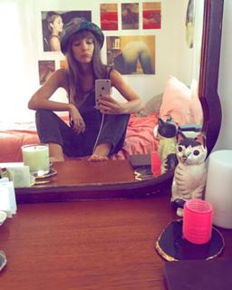 Caitlin Stasey feet photo thumbnail