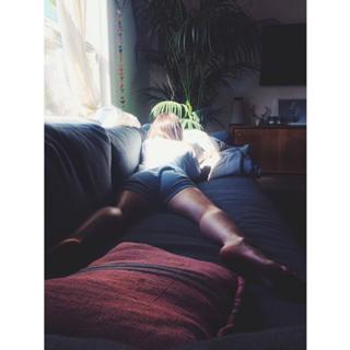 Caitlin Stasey feet photo thumbnail