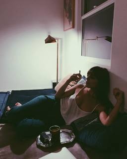 Caitlin Stasey feet photo thumbnail