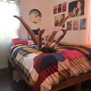 Caitlin Stasey feet photo thumbnail