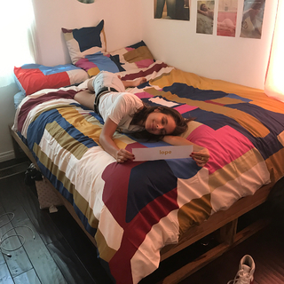 Caitlin Stasey feet photo thumbnail