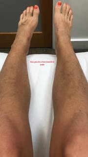 Caitlin Stasey feet photo thumbnail