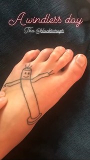 Caitlin Stasey feet photo thumbnail