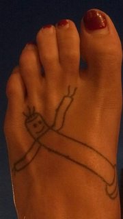 Caitlin Stasey feet photo thumbnail