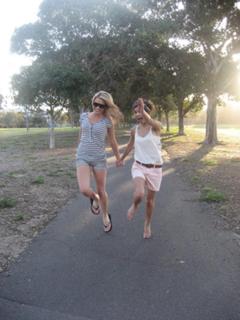 Caitlin Stasey feet photo thumbnail