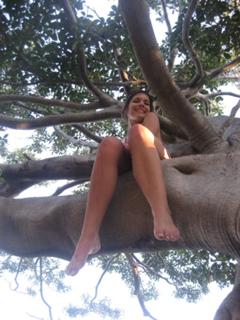 Caitlin Stasey feet photo thumbnail