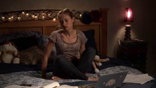 Caitlin Thompson feet photo 16