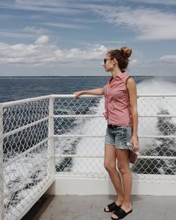 Caitlin Thompson feet photo 8
