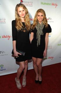 Caitlin Thompson feet photo 1