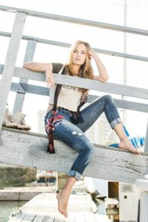Caitlin Upton feet photo 11