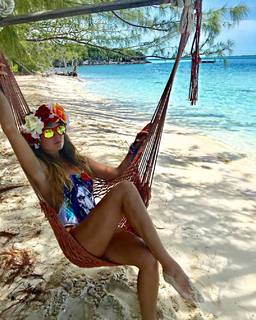 Caitlin Upton feet photo 10