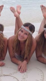 Caitlin Upton feet photo 8