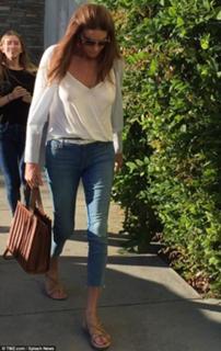 Caitlyn Jenner feet photo thumbnail