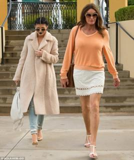 Caitlyn Jenner feet photo thumbnail