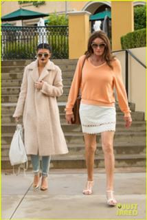 Caitlyn Jenner feet photo thumbnail