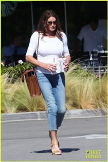 Caitlyn Jenner feet photo thumbnail