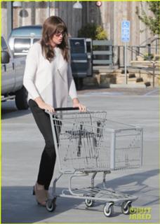 Caitlyn Jenner feet photo thumbnail