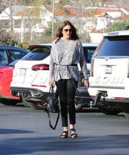 Caitlyn Jenner feet photo thumbnail