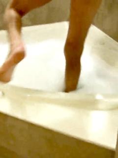 Caitlyn Jenner feet photo thumbnail