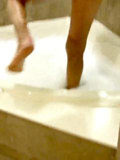 Caitlyn Jenner feet photo thumbnail