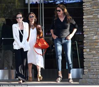 Caitlyn Jenner feet photo thumbnail