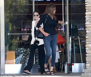 Caitlyn Jenner feet photo thumbnail
