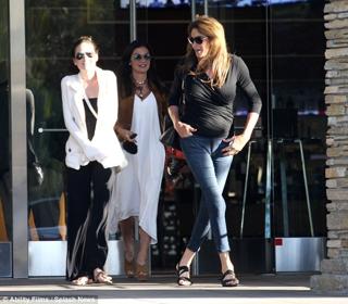 Caitlyn Jenner feet photo thumbnail