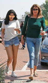 Caitlyn Jenner feet photo thumbnail