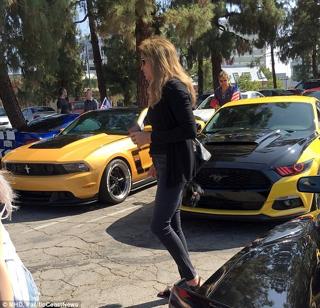 Caitlyn Jenner feet photo thumbnail