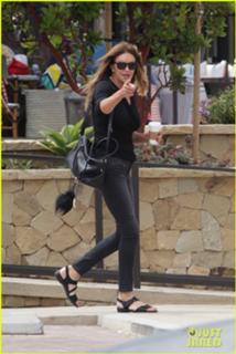 Caitlyn Jenner feet photo thumbnail