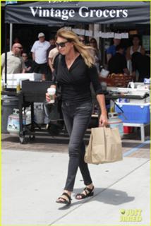 Caitlyn Jenner feet photo thumbnail