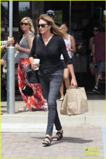 Caitlyn Jenner feet photo thumbnail