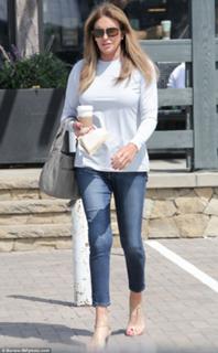 Caitlyn Jenner feet photo thumbnail