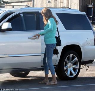 Caitlyn Jenner feet photo thumbnail