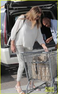 Caitlyn Jenner feet photo thumbnail