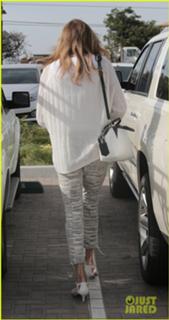 Caitlyn Jenner feet photo thumbnail