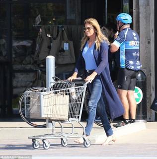 Caitlyn Jenner feet photo thumbnail