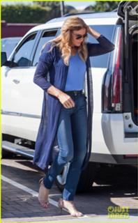 Caitlyn Jenner feet photo thumbnail