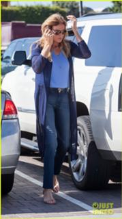 Caitlyn Jenner feet photo thumbnail